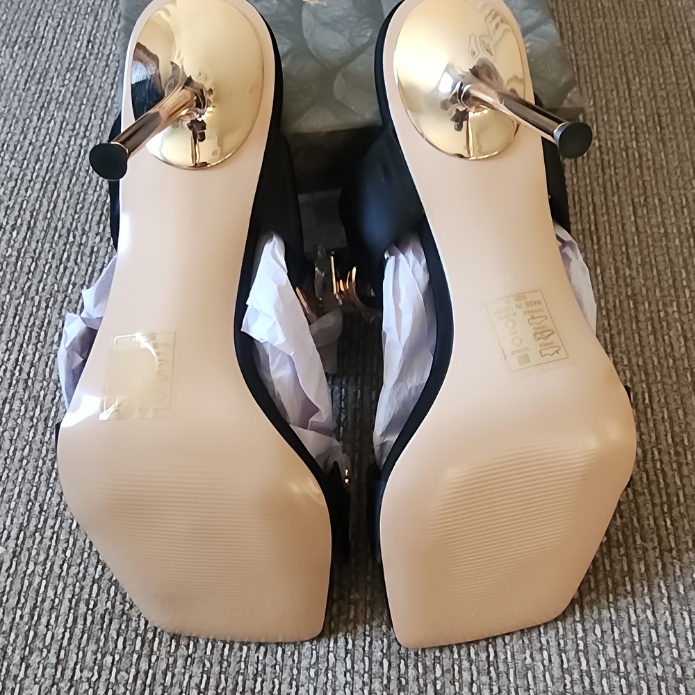 New!! Black Heeled Sandals with Gold Chain & Crystal Accents - Picture 4 of 5